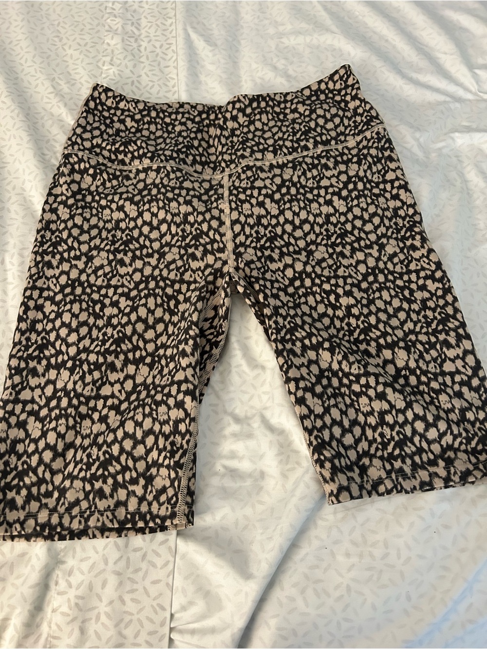 Varley Black and Beige Leopard-Print Bike Shorts large